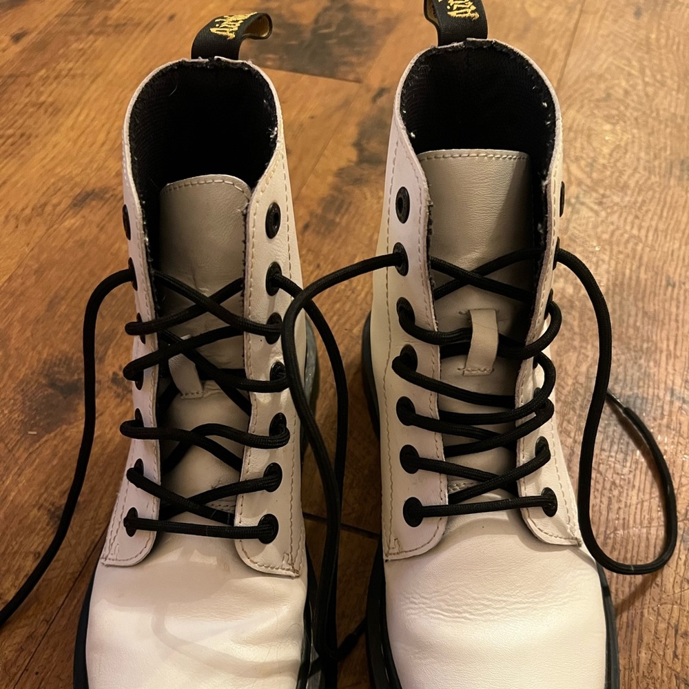 DR MARTENS - Picture 3 of 4